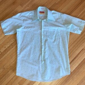 VINTAGE HBC Men's Light Blue Short-Sleeve Button-Down Shirt with Subtle Print